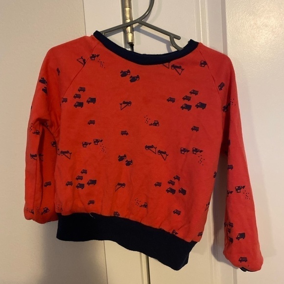 Toddler Sweatshirt- Bundle items in my closet for the best deal - Picture 1 of 2